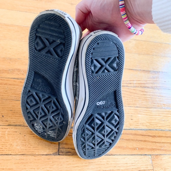 Converse metallic silver size 6 women . Good condition - Picture 4 of 9